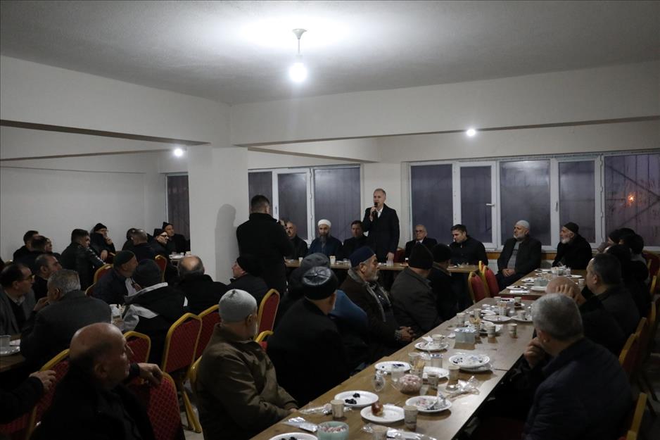 İnegöl’de Bereket Sofrası, Malazgirt Camii’nde kuruldu İnegöl’de Bereket Sofrası, Malazgirt Camii’nde kuruldu