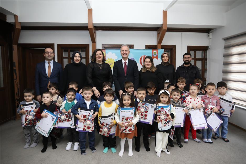 İnegöl’de Beşinci Mevsim’in miniklerinin karne heyecanı İnegöl’de Beşinci Mevsim’in miniklerinin karne heyecanı