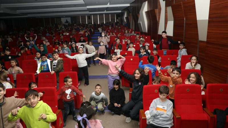 Tatil boyunca her gün farklı bir etkinlikle çocukları buluşturan İnegöl