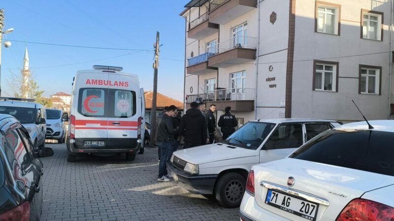 Kırıkkale'de 25 yaşındaki genç, evinde ölü bulundu.