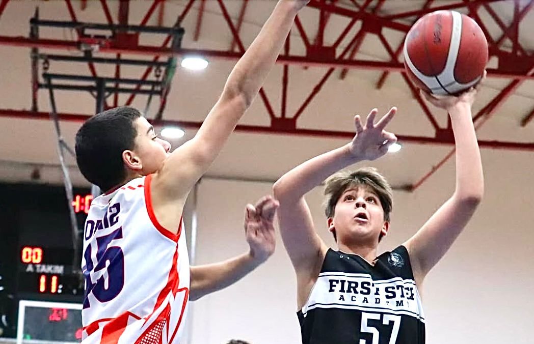 Bursa’da genç basketbolcuların yeni adresi First Step Academy Bursa’da genç basketbolcuların yeni adresi First Step Academy