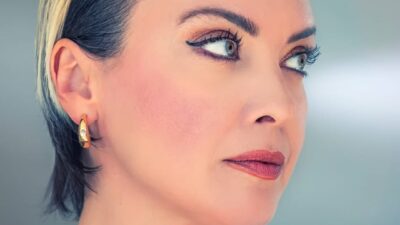 Ünlü oyuncunun kızı görenleri şaşırtıyor!