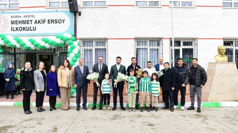 Mehmet Akif Ersoy İlkokulu'ndaki kütüphane açılışına Kestel Belediye Başkanı Ferhat