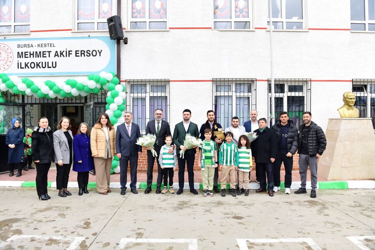 Mehmet Akif Ersoy İlkokulu’na Bursaspor Kütüphanesi Mehmet Akif Ersoy İlkokulu’na Bursaspor Kütüphanesi