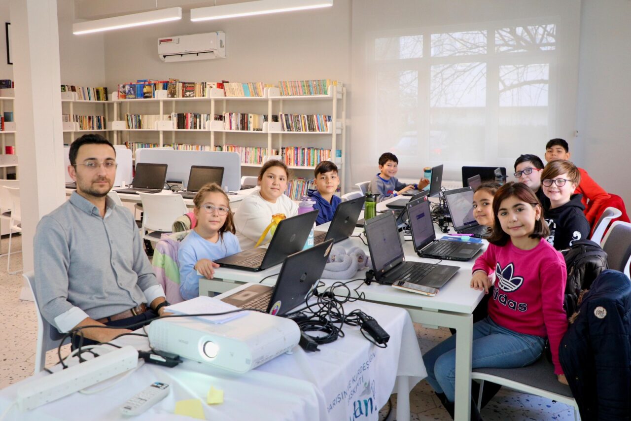 Mudanya’da robotik kodlama ile çocuklar geleceğe hazırlanıyor