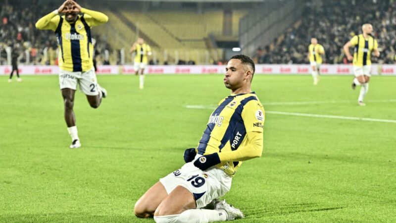 Fenerbahçe’nin zirve takibi sürüyor Fenerbahçe, Süper Lig'in 18. haftasında Hatayspor'u Youssef En-Nesyri'nin golleriyle 2-1