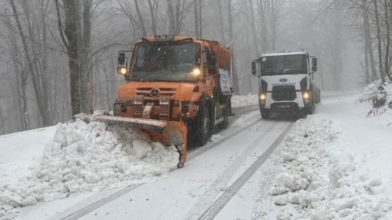 Kar yağışı etkili oluyor: Hem doğu hem de batı beyaza büründü! Kar yağışı etkili oluyor: Hem doğu hem de batı beyaza büründü!