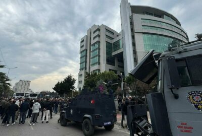 Belediye başkanı tutuklandı, Akdeniz’e kayyum atandı