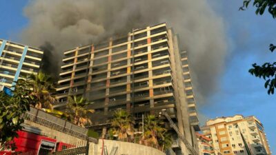 Otel inşaatında yangın