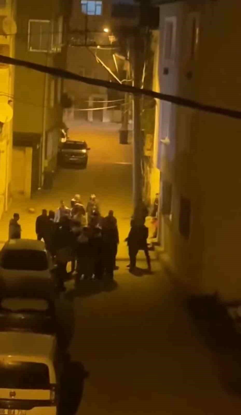 Bursa’da sokağı ringe çevirdiler!