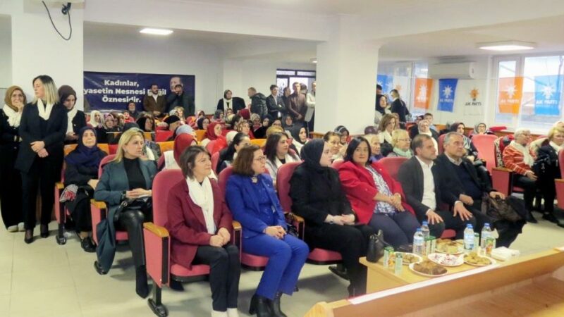 AK Parti Mudanya İlçe Kadın Kolları Başkanlığına Sibel Kalender seçildi.