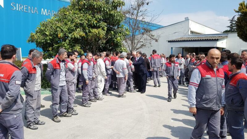 Bursa'nın Orhangazi ilçesindeki Sirena Marine yat ve tekne fabrikasında toplu