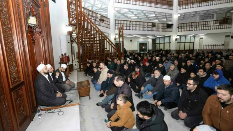 İnegöl Belediyesi mübarek üç ayların başlangıcı vesilesiyle sabah namazında bir