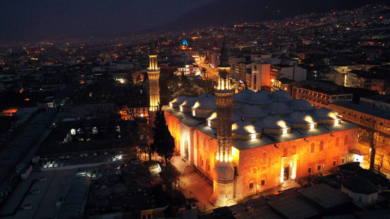 İslam aleminde rahmeti ve bereketi bol "üç ayların" başlangıcını simgeleyen