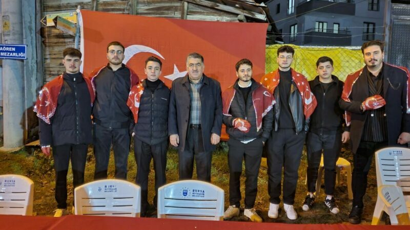 Bursa'da askere gidecek 21 genç için geleneksel asker uğurlama töreni
