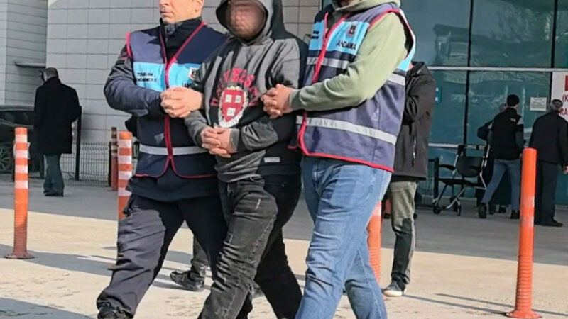 Bursa'nın İnegöl ilçesinde bir kafede çıkan tartışmada Serhat K.’yi (19)