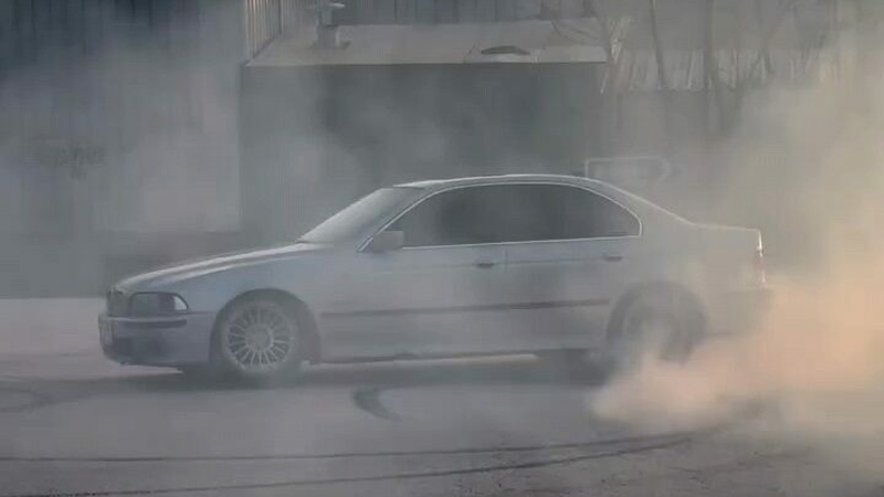 Bursa’da drift atan ehliyetsiz sürücüye 65 bin TL ceza Bursa’da drift atan ehliyetsiz sürücüye 65 bin TL ceza