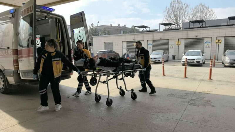 Bursa’nın İnegöl ilçesinde meydana gelen kazada otomobil ile kafa kafaya