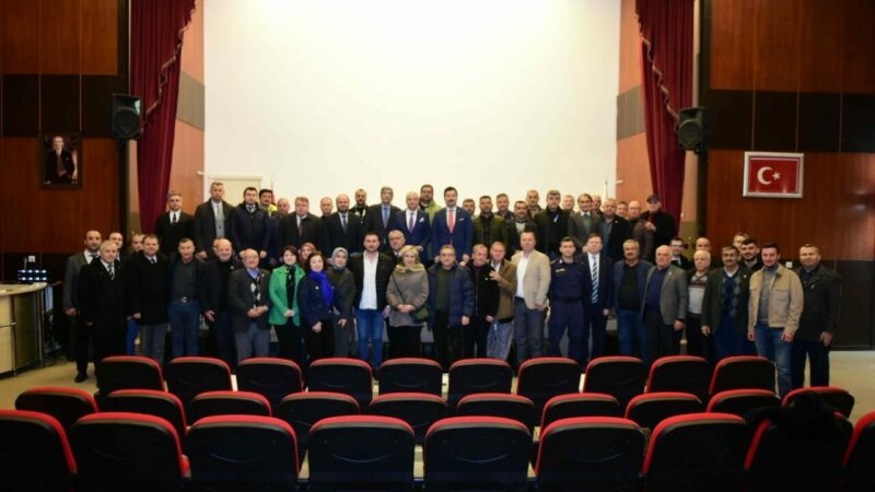 Bursa’da muhtarlar ile ortak akıl toplantısı Yenişehir Belediye Başkanı Ercan Özel, 71 mahalle muhtarıyla buluştu. Özel