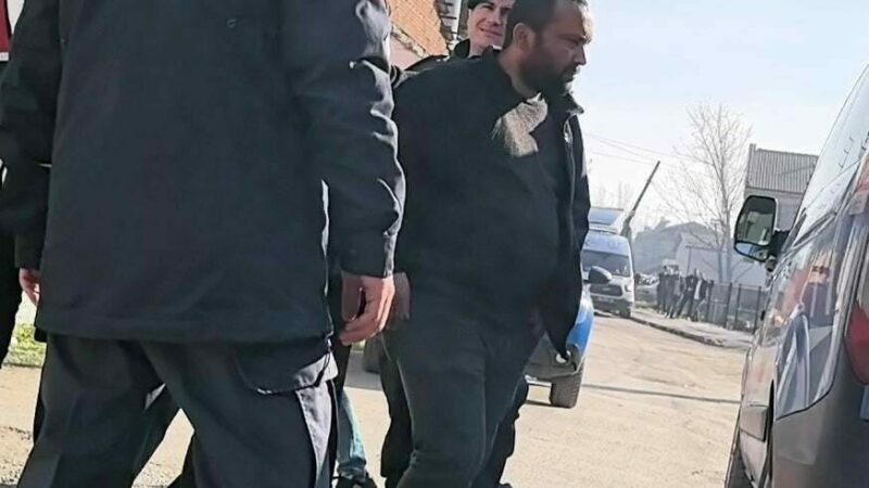 Bursa’nın İnegöl ilçesinde evi kundaklayıp saklandığı evde Jandarma komutanlığı ekiplerine