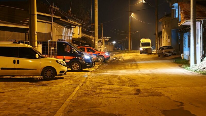 Bursa'nın İnegöl ilçesinde iki çocuğunu rehin alan şüpheliyi ikna çabaları