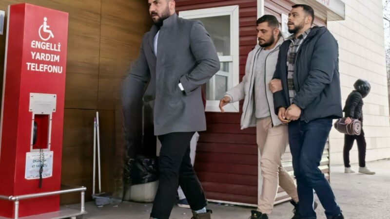 Bursanın İnegöl ilçesinde sokakta yürürken üzerinde 50 gram bonzai ile