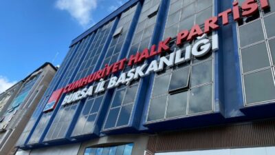 Olay Gazetesi Yazarı Ahmet Emin Yılmaz bugünkü köşesinde CHP'de yaşanan