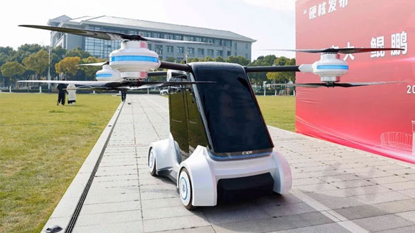 Bu da oldu: Çin, uçan otomobilini tanıttı!