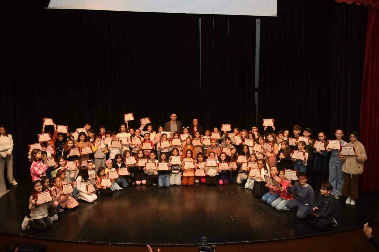 Yıldırım’da ’Çocuk Drama Kursu’ mezunları sahnede