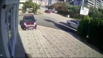 Bursa\’da kafa kafaya kaza! O anlar kamerada