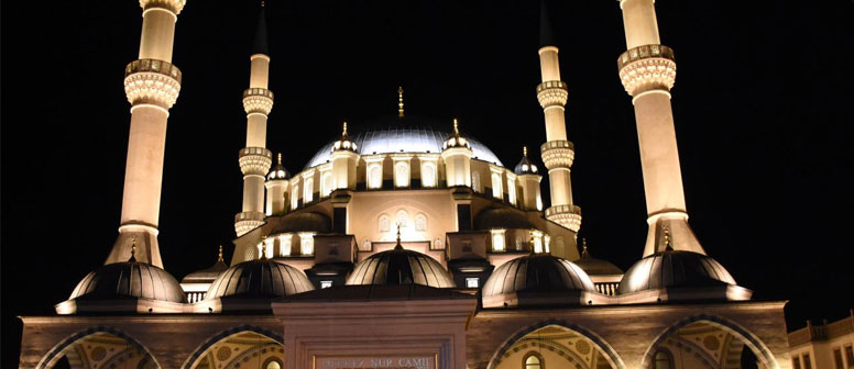 Üç aylar başladı: Regaip Kandili ne zaman?