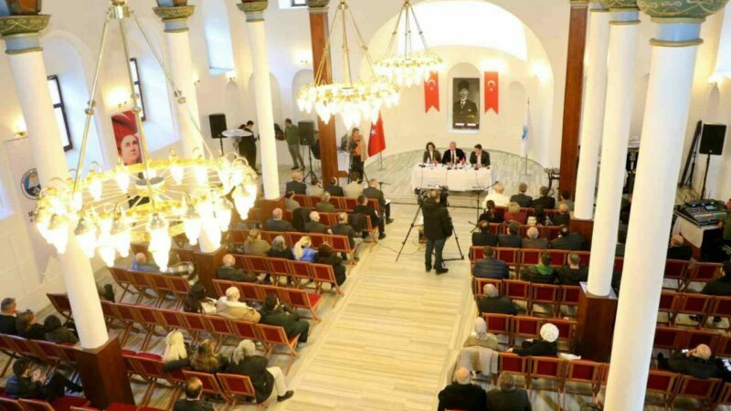 Bursa’da efsane başkana vefa! Adı pazaryerinde yaşayacak Mudanya Belediyesi Meclisi yeni yılın ilk toplantısında, Güzelyalı Kapalı Pazar