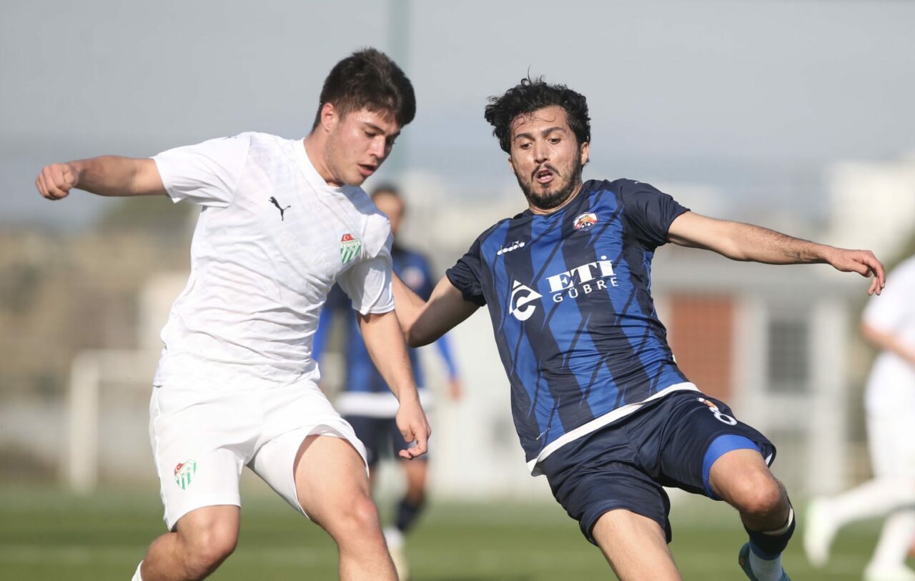 Bursaspor’da bir ayrılık daha!