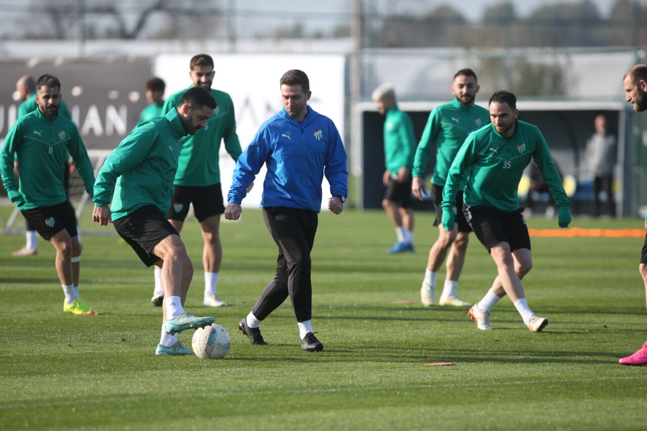 Bursaspor’un ilk hazırlık maçının saati belli oldu