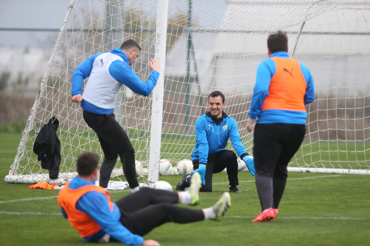 Bursaspor’da Batalla şov! Önce golcü, sonra panter oldu…