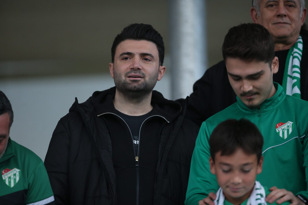 Bursaspor Başkanı Enes Çelik’ten alkışlanacak hareket