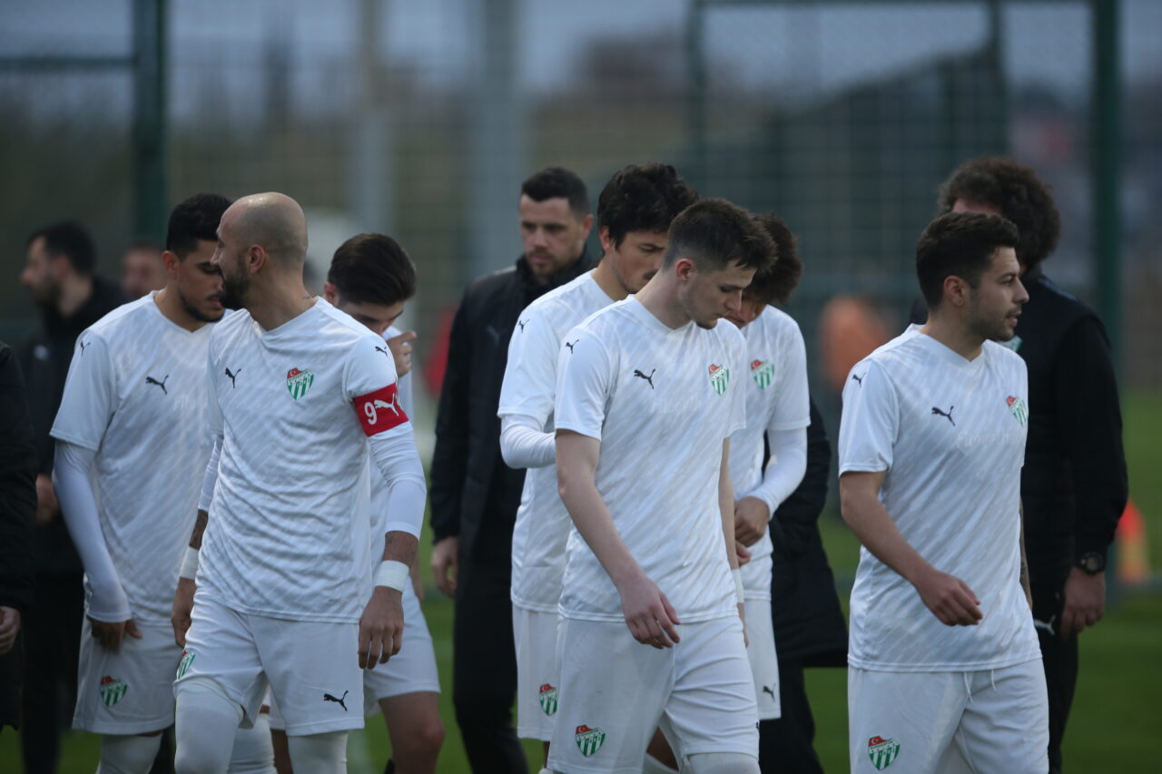 Bursaspor’da 7 futbolcu maç kadrosunda yer almadı