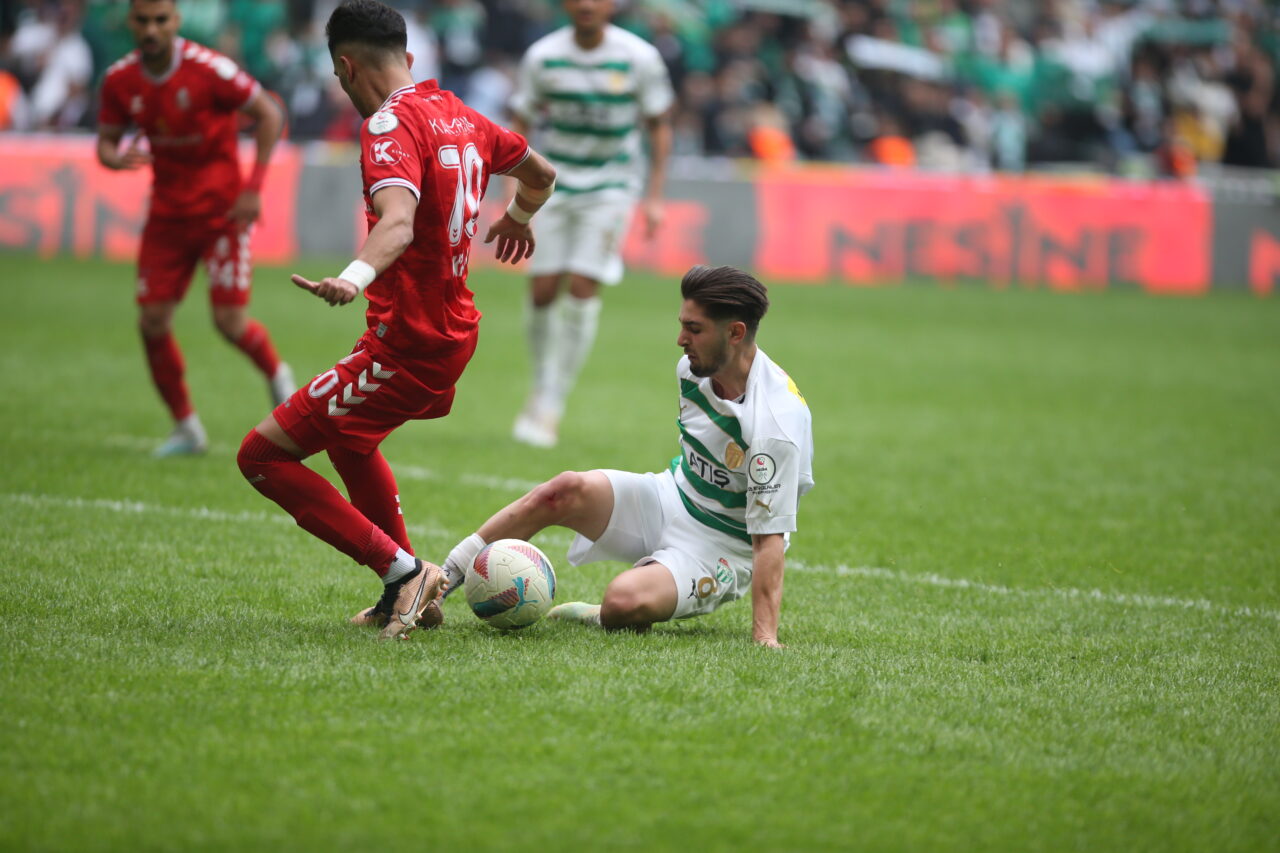 Bursaspor’da o bölgede forma kimin olacak?