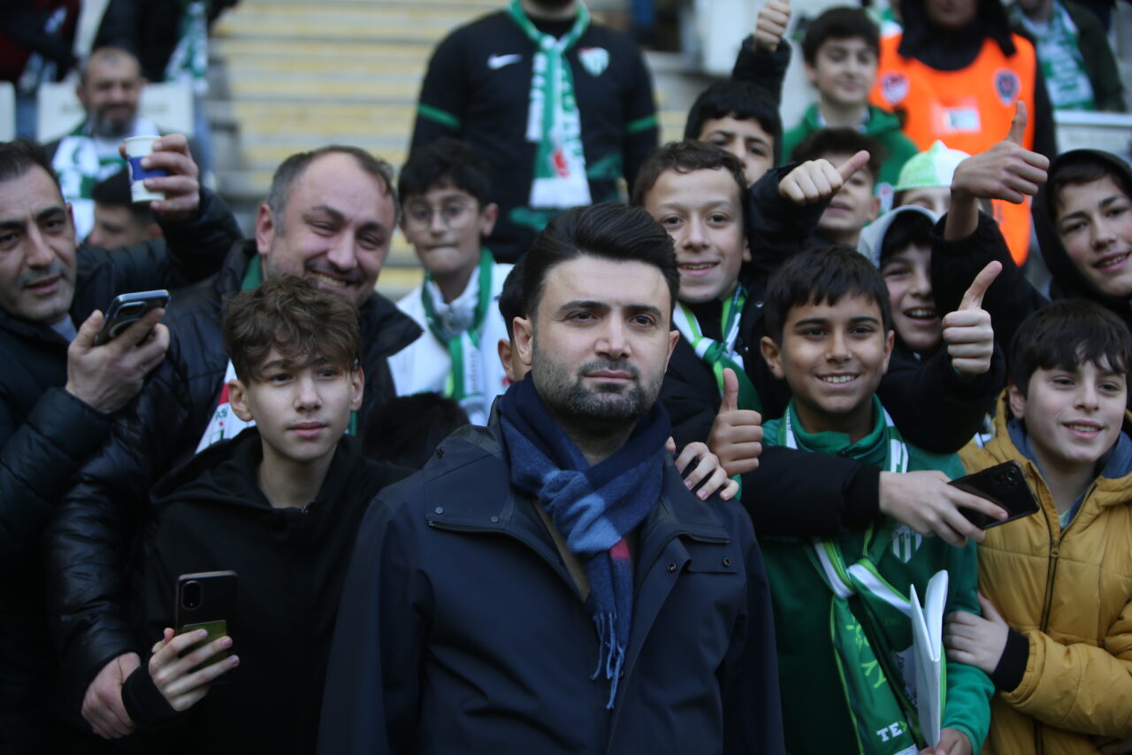 Bursaspor Başkanı Çelik açıkladı; İşte satılan kombine ve üyelik başvuru sayısı…