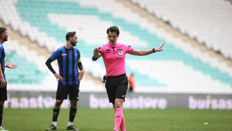 Bursaspor’un yarın evinde oynayacağı Ergene Velimeşespor maçının hakemi belli oldu.