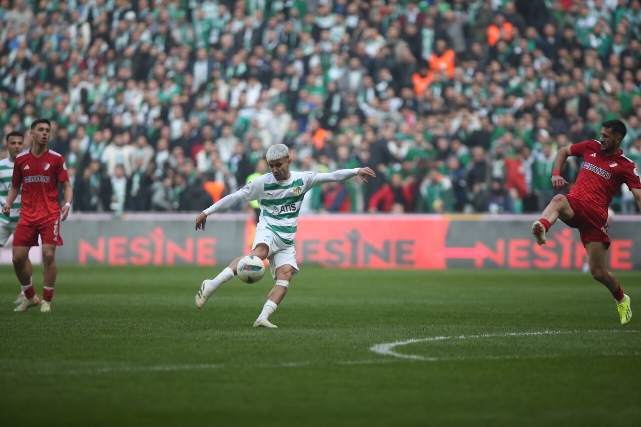 Bursasporlu futbolculardan flaş açıklamalar: ”Umurumuzda değil!”