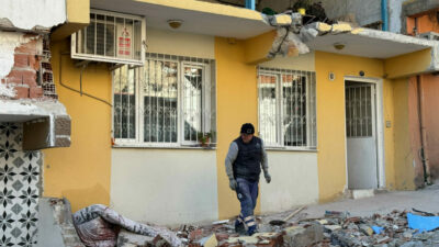 Freni boşalan kamyon dehşet saçtı