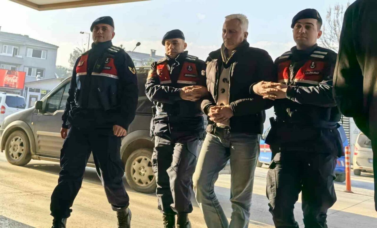 Bursa’da 7 yıl hapis cezasıyla aranıyordu! Sahte kimlik ele verdi