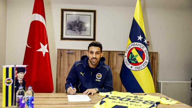 Fenerbahçe, 29 yaşındaki oyuncusu İrfan Can Kahveci ile 3 yıllık
