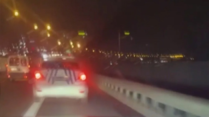 Film gibi olay! Yakalanan hırsız jandarma aracını çalıp kaçtı