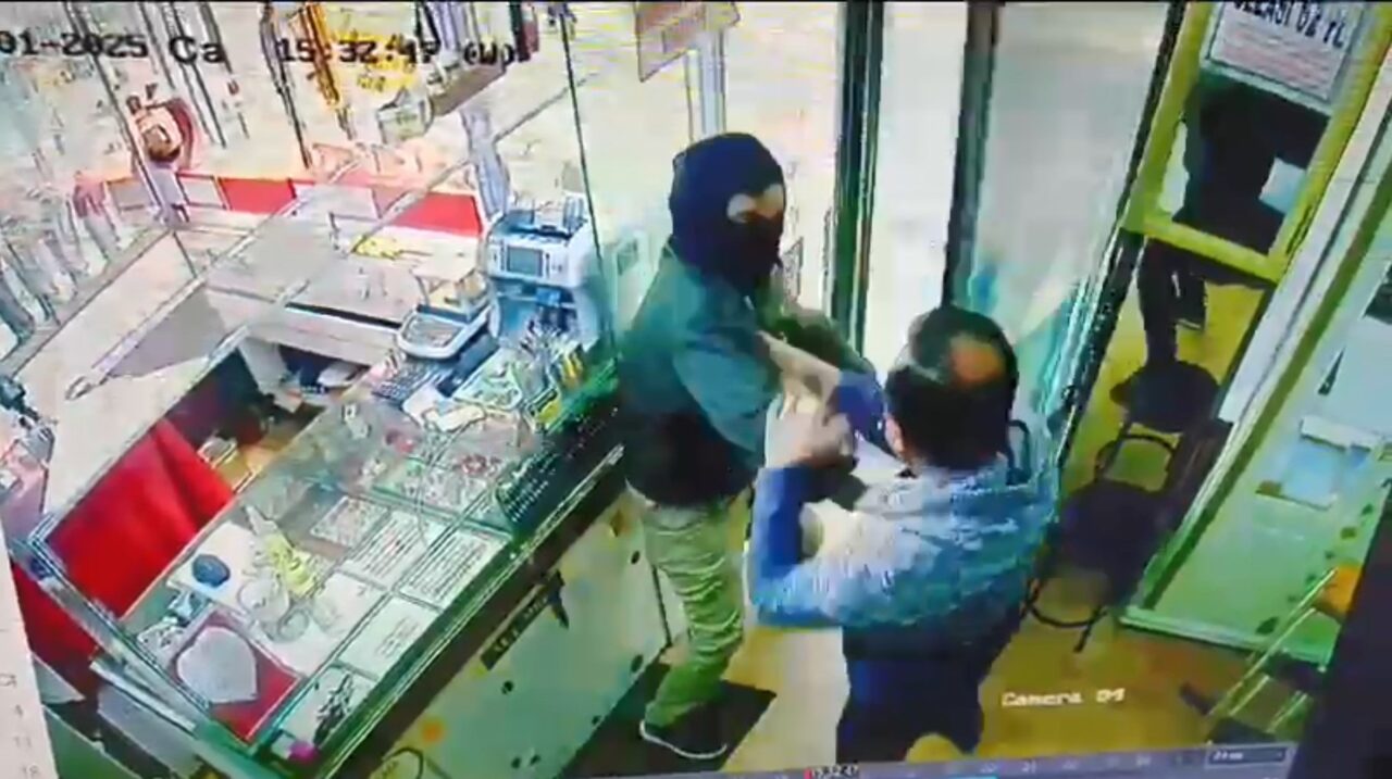 Bursa’da oyuncak silahla soygun girişimi: Kuyumcu o anları anlattı