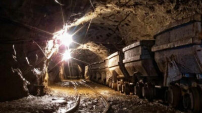 Madende patlama: İki işçi göçük altında!