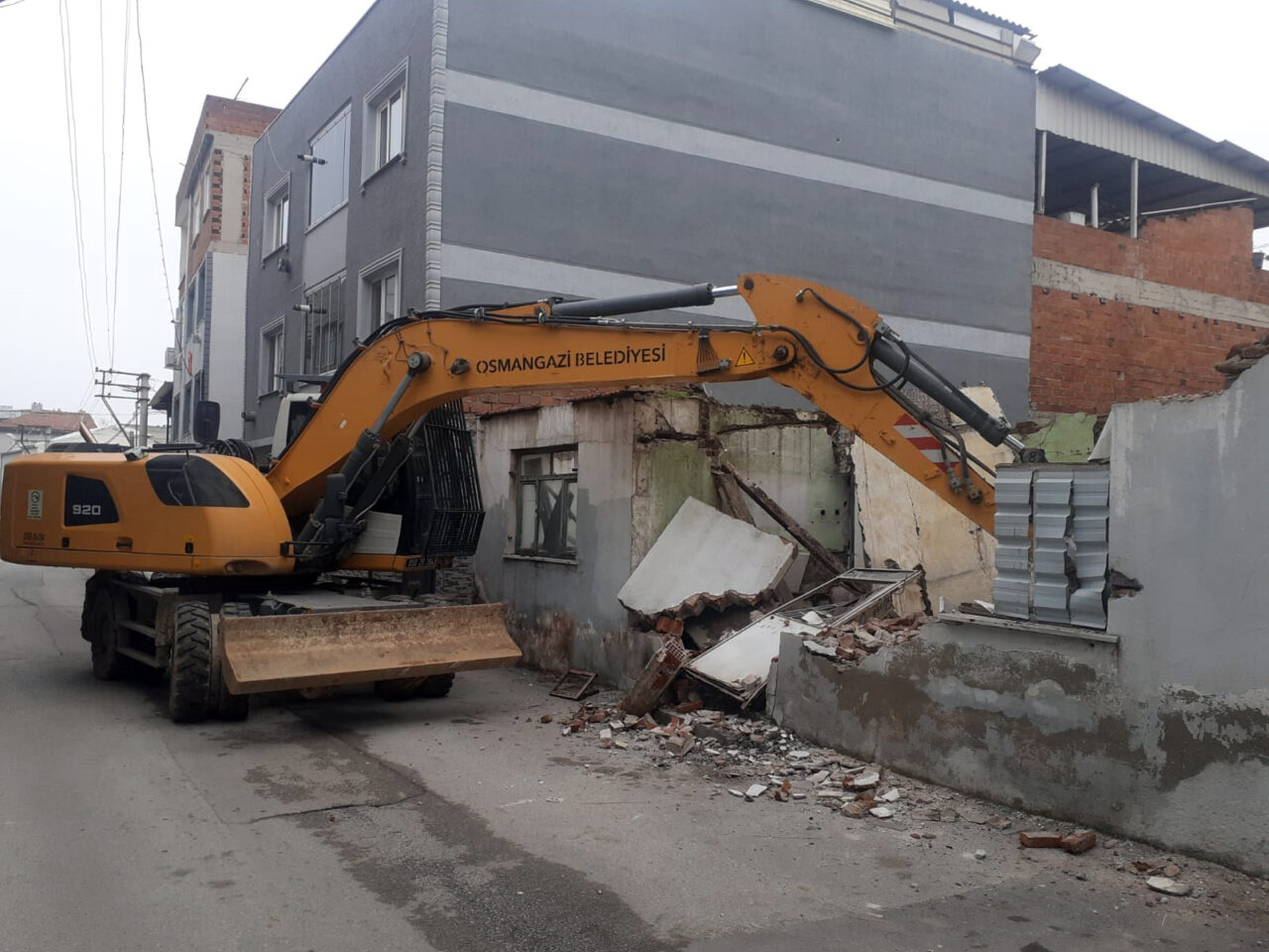 Bursa’da yıkımlar sürüyor!