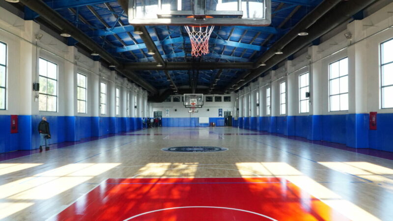 Türkiye’nin en büyük Spor Merkezi Bursa Uludağ Üniversitesi’nde Çok amaçlı spor salonu, yüzme havuzu, uluslararası gençlik merkezi ve