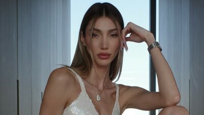 Tatil pozlarıyla kasıp kavurdu!